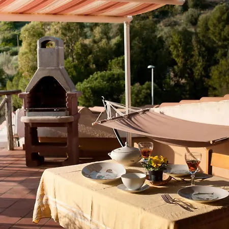 Con Terrazza A 400 Mt Dal Mare 펜션 제얼미어스